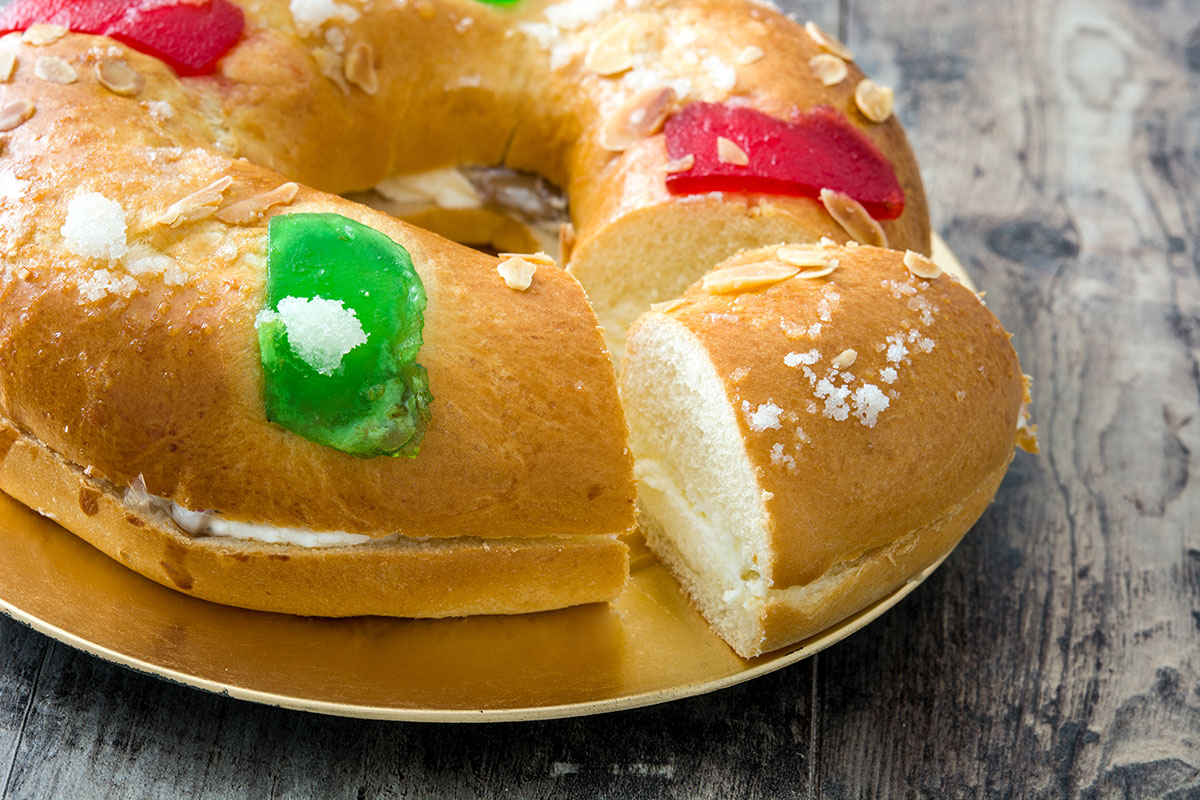 The Reyes Magos (The three wise men), the Cabalgata, the Roscón de Reyes and the Haba.