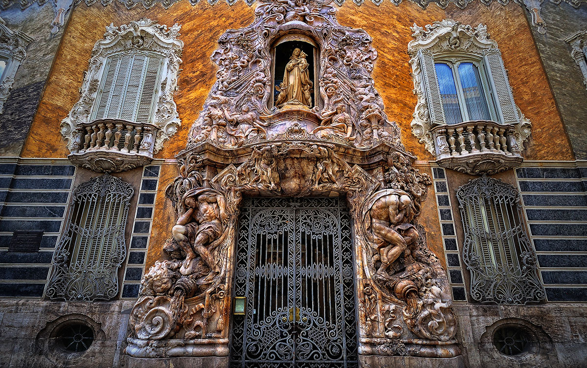The Marqués de Dos Aguas Palace and National Ceramics Museum